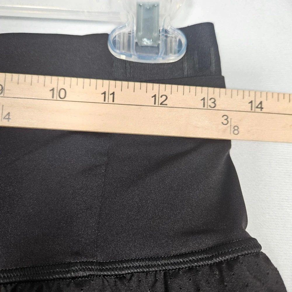 Lululemon Active Shorts Women 8 Black Layered Running Training Athletic Gym Yoga